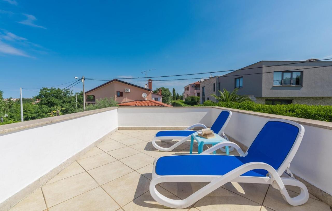 Villa Anita With Common Pool Vrvari Екстериор снимка