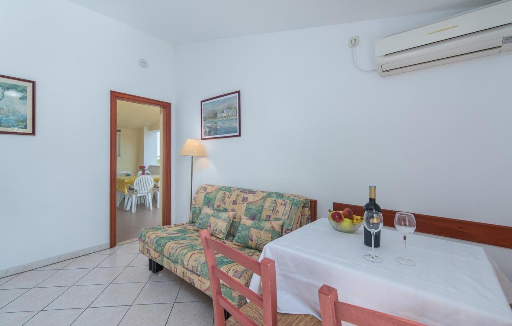Villa Anita With Common Pool Vrvari Стая снимка